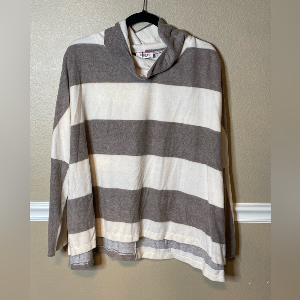 Cowl neck in mocha